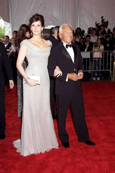 Julia Roberts Noszenie Sukni Armani Prive Giorgio Armani Przybyłych Superbohaterów — Zdjęcie stockowe
