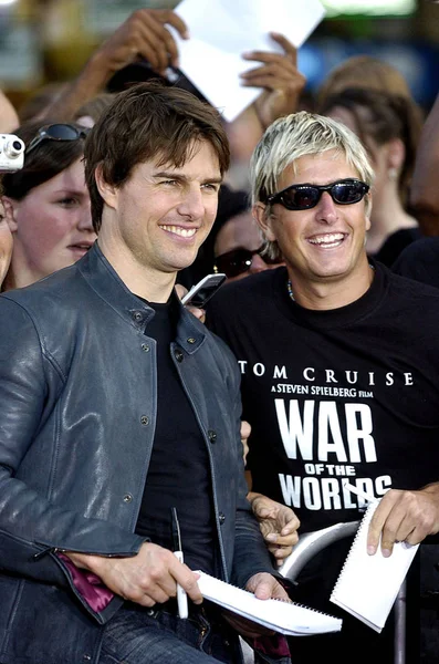 Tom Cruise Przy Przyjazdów War Worlds Premiere Grauman Chinese Theatre — Zdjęcie stockowe