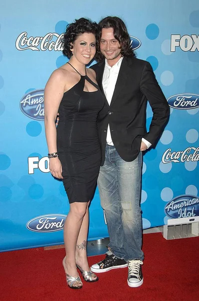 Gina Glocksen Constantine Moroulis Las Llegadas Para Top American Idol — Foto de Stock