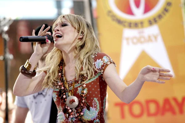 Hilary Duff Stage Nbc Today Show Concert Series Hilary Duff — Stock Photo, Image