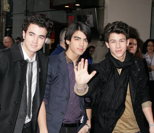Jonas Brothers Kevin Jonas Joe Jonas Nick Jonas Agli Arrivi — Foto Stock