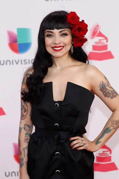⬇ Скачать Картинки Mon Laferte, Стоковые Фото Mon Laferte В.
