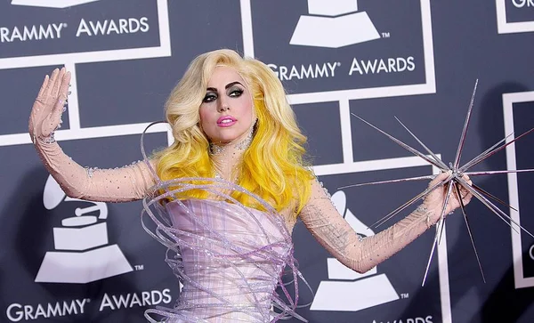 Lady Gaga Wearing Armani Prive Gown Arrivals 522Nd Annual Grammy — стоковое фото