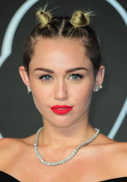 Miley Cyrus Érkezések Mtv Video Music Awards 2013 Vmas Part — Stock Fotó