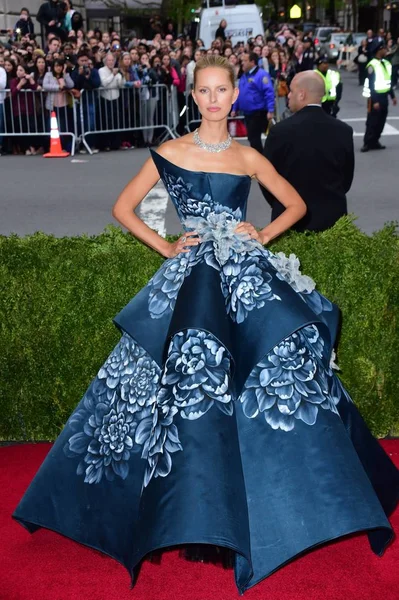 Karolina Kurkova Vestindo Vestido Marchesa Chegadas Para Charles James Fashion — Fotografia de Stock