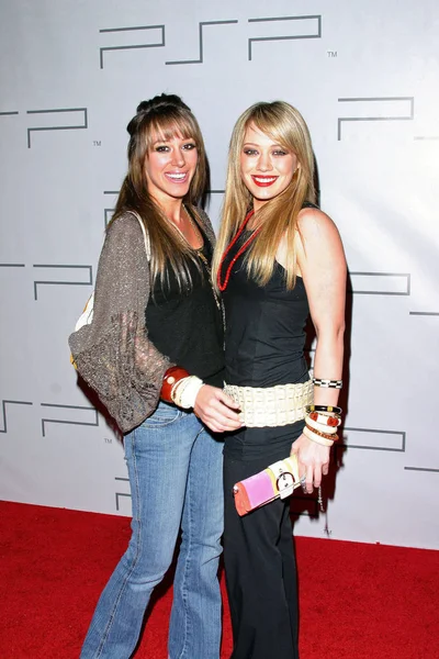 Haylie Duff, Hilary Duff Sony Pret bir PSP PlayStation taşınabilir fırlatma partisi, Pasifik Tasarım Merkezi 'nde PSP Style Park, Los Angeles, CA, 14 Mart 2005 için gelenler. Fotoğraf: Effie Naddel/Everett Collection