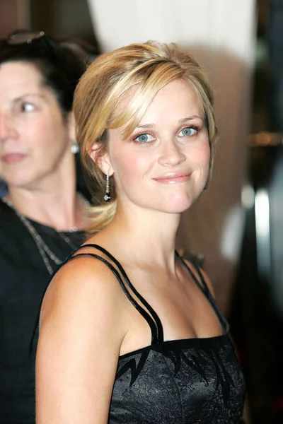 Reese Witherspoon Vid Ankomster För Walk Line Premiären Toronto Film — Stockfoto