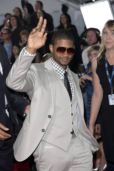 2010년 31일 로스앤젤레스 로스앤젤레스 로스앤젤레스 제52회 그래미 어워드 Usher 엠포리오 — 스톡 사진