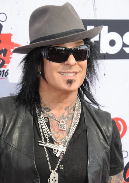 Nikki Sixx 在到达的 Iheartradio 音乐奖 2016 洛杉矶 2016 照片由 塞科内 — 图库照片