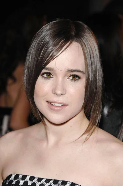 Ellen Page Arrivals Juno Premiere Westwood Village Theater Los Angeles — стоковое фото