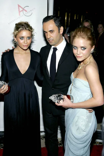 Ashley Olsen Vistiendo Calvin Klein Francisco Costa Mary Kate Olsen — Foto de Stock