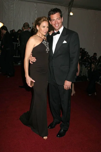 Jill Goodacre Portant Carolina Herrera Harry Connick Arrivée Pour Poiret — Photo