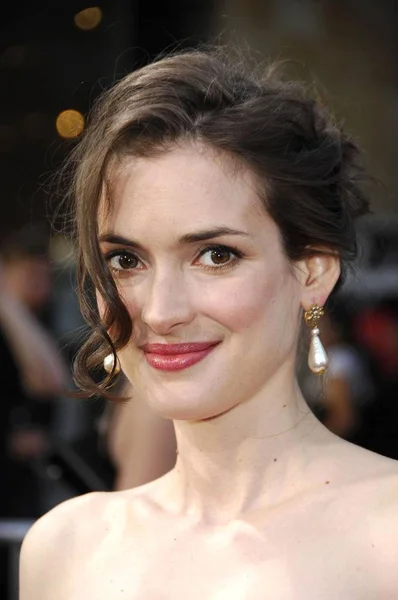 Winona Ryder 在抵达第35届阿菲生命成就奖和致敬晚宴阿尔 帕西诺 柯达剧院 洛杉矶 2007年6月7日 照片来源 Michael Germana — 图库照片