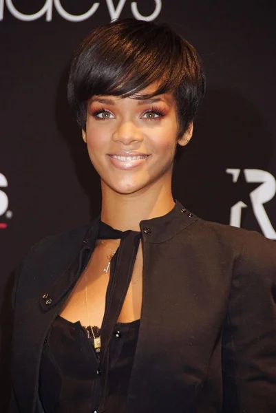 Rihanna Магазині Зовнішній Вигляд Macy Totes Запуск Rihanna Парасольку Колекція Стокове Фото