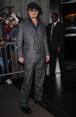 Johnny Depp Playboy Hosts Filmdistricts Rum Günlüğü Premiere için gelenlerde, Ziegfeld Tiyatrosu, New York, Ekim 25, 2011. Fotoğraf: Kristin Callahan / Everett Koleksiyonu