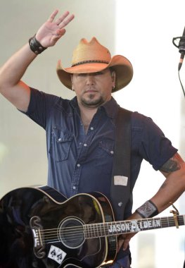 Jason Aldean Jason Aldean ile Nbc Today Show Konseri için sahnede, Rockefeller Plaza, New York, Ny Temmuz 31, 2015. Fotoğraf: Derek Storm / Everett Koleksiyonu