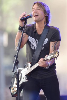Keith Urban, Keith Urban ile Nbc Today Show Konseri için sahnede, Rockefeller Plaza, New York, Ny Ağustos 7, 2015. Fotoğraf: Kristin Callahan / Everett Koleksiyonu