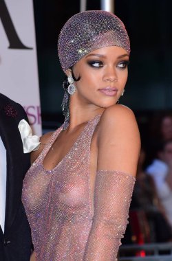 Rihanna için gelenler 2014 Cfda Moda Ödülleri, Lincoln Center Alice Tully Hall, New York, Ny Haziran 2, 2014. Fotoğraf: Gregorio T. Binuya / Everett Koleksiyonu