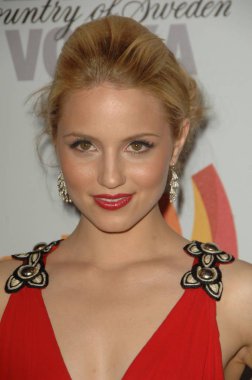 21 Yıllık Glaad Medya Ödülleri için gelenlerDianna Agron, Hyatt Regency Century Plaza Hotel, Los Angeles, Ca Nisan 17, 2010. Fotoğraf: Dee Cercone /Everett Collection