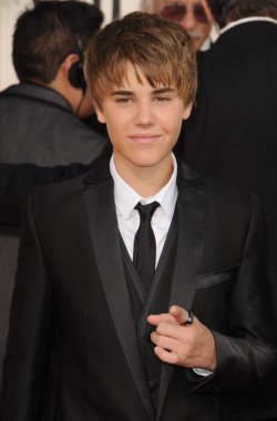 Justin Bieber Hollywood Yabancı Basın Derneği 68 Yıllık Altın Küre Ödülleri için gelenler - Gelenler, Beverly Hilton Hotel, Los Angeles, Ca Ocak 16, 2011. Fotoğraf: Dee Cercone /Everett Collection