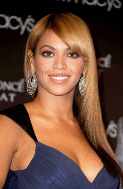 Beyonce Knowles, Beyonce'nin Isı'yı piyasaya salar! Koku Coty tarafından, Macy's Herald Square Mağaza, New York, NY Şubat 3, 2010. Fotoğraf: Kristin Callahan / Everett Koleksiyonu