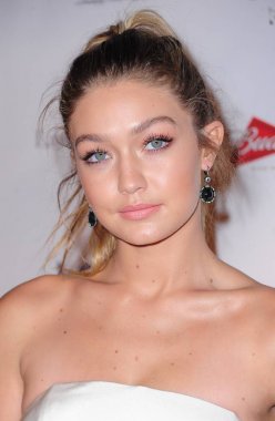 Gigi Hadid Global Lyme Alliance Açılış Galası için gelenler, Cipriani 42nd Street, New York, Ny Ekim 8, 2015. Fotoğraf: Gregorio T. Binuya / Everett Koleksiyonu