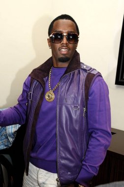 Sean P.Diddy Combs Sean John, Sean John Store, New York, Ny 10 Eylül 2009 de Fashion's Night Out için mağaza görünümünde. Fotoğraf: Rob Rich / Everett Koleksiyonu