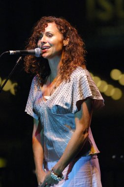 Minnie Driver Groves Yaz Konser Serisi için sahnede, Grove, Los Angeles, Ca, Ağustos 03, 2005. Fotoğraf: Michael Germana / Everett Koleksiyonu 