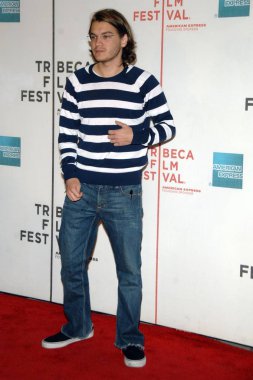 Tribeca Film Festivali Kapanış Gecesi Speed Racer Premiere için gelenler De Emile Hirsch, Tribeca Sahne Sanatları Merkezi (Bmcc Tpac), New York, Ny, Mayıs 03, 2008. Fotoğraf: George Taylor / Everett Koleksiyonu