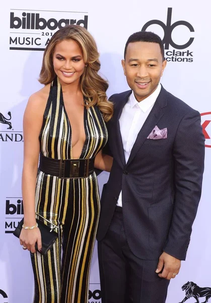 Chrissy Teigen John Legend มาถ าหร 2015 Billboard Music Awards — ภาพถ่ายสต็อก