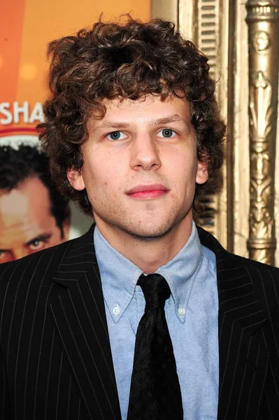 Jesse Eisenberg Las Llegadas Para Lend Tenor Opening Night Broadway — Foto de Stock