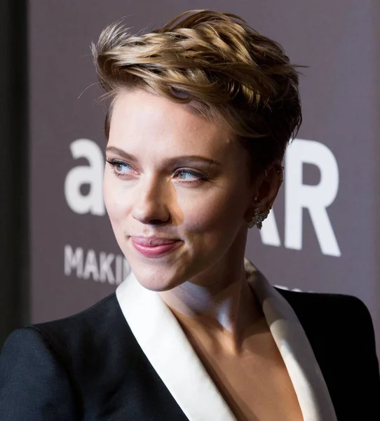 Scarlett Johansson Sosirile Pentru Ediție Galei Anuale Amfar New York — Fotografie, imagine de stoc