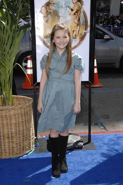 Abigail Breslin Las Llegadas Para Estreno Nim Island Grauman Chinese — Foto de Stock