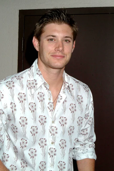 Jensen Ackles Bij Aankomst Voor Networks 2005 Alle Sterren Viering — Stockfoto