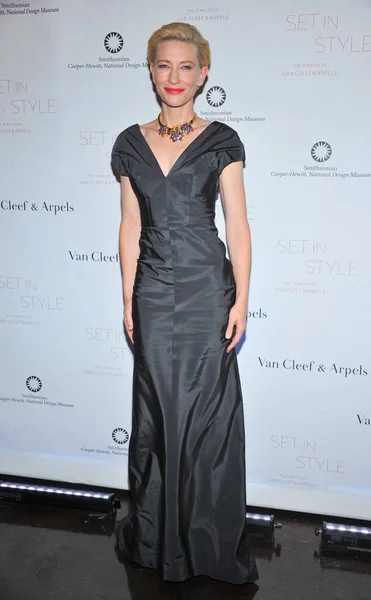 Cate Blanchett Vestindo Vestido Balenciaga Chegadas Para Set Style Jewelry — Fotografia de Stock