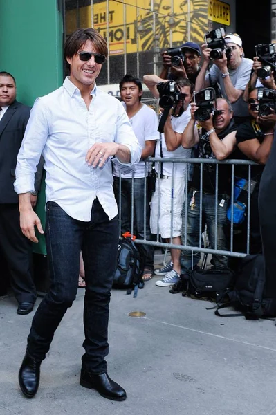 Tom Cruise Visits Good Morning America Out Celebrity Candids Tuesday — стоковое фото