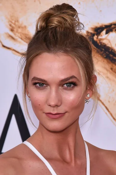 Karlie Kloss Vid Ankomster För 2016 Cfda Fashion Awards Hammerstein — Stockfoto