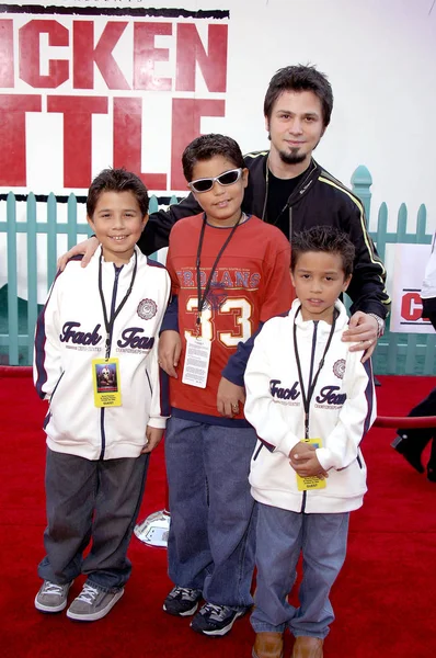 Freddie Rodriguez Agli Arrivi Chicken Little Premiere Capitan Theater Los — Foto Stock