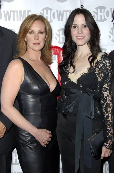 Elizabeth Perkins Mary Louise Parker Agli Arrivi Showtime Premieres Weeds — Foto Stock