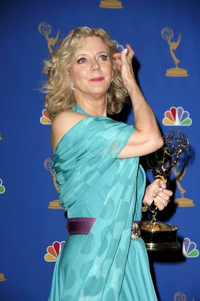 58 Yıllık Primetime Emmy Ödülleri için basın odasında Blyth Danner - Basın Odası, Tapınak Oditoryum, Los Angeles, Ca, Ağustos 27, 2006. Fotoğraf: Michael Germana / Everett Koleksiyonu