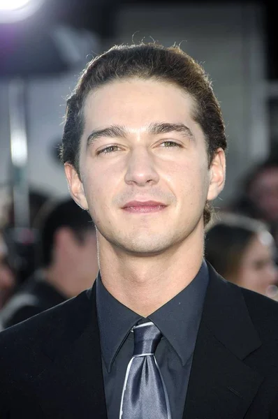 Shia Labeouf Chegadas Para Paramount Pictures Premiere Transformers Mann Village — Fotografia de Stock