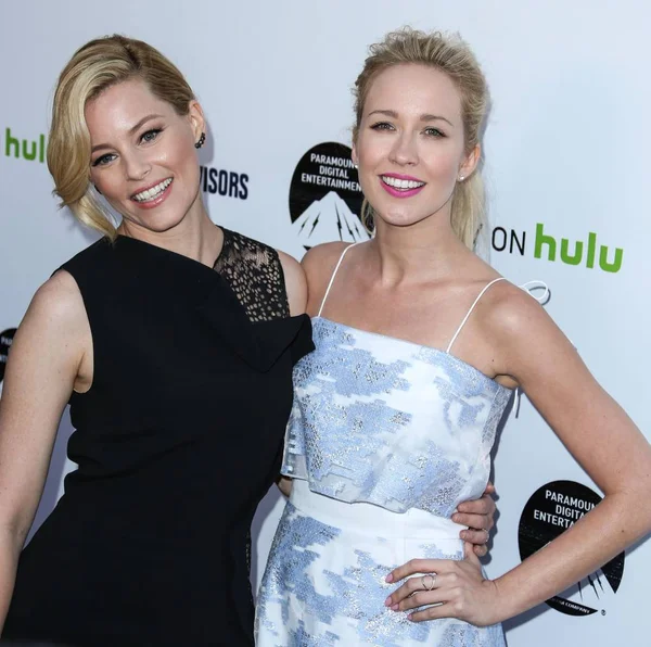 Elizabeth Banks, Anna Camp Resident Advisors Premiere için gelenler, Paramount Pictures Studio Sherry Lansing Tarama Odası, Los Angeles, Ca Mart 31, 2015 