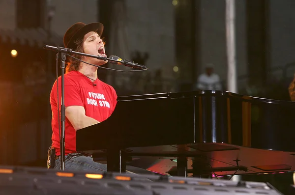 Gavin Degraw Escenario Abc Good Morning America Summer Concert Series — Foto de Stock