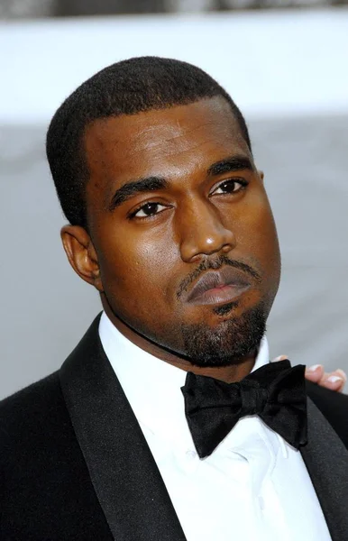 Kanye West Při Příjezdu Metropolitní Opery 125 Výročí Gala Metropolitní — Stock fotografie