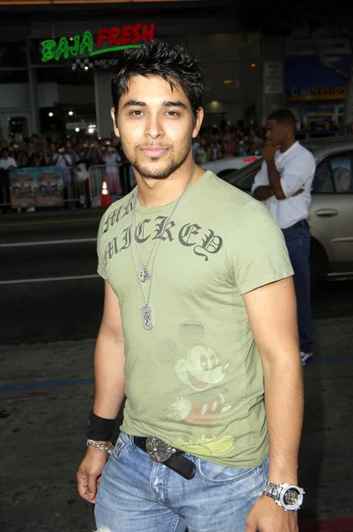 Wilmer Valderrama, The Dukes of Hazzard Premiere, Grauman 'ın Çin Tiyatrosu, Los Angeles, CA, 28 Temmuz 2005 için gelenler. Fotoğraf: Michael Germana/Everett Collection