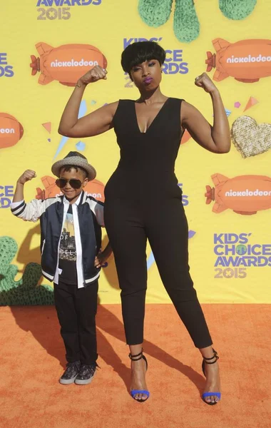 David Daniel Otunga, Jr, Jennifer Hudson için gelenler Nickelodeon ' 's 28th yıllık çocuk ' ' Choice Ödülleri 2015-Part 1, Forum, Los Angeles, CA Mart 28, 2015. Fotoğraf: Elizabeth Goodenough/Everett Collection