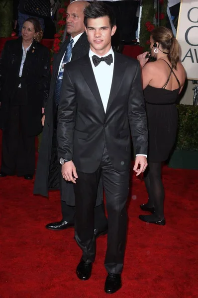 Taylor Lautner Beérkezések Éves Golden Globes Awards Érkezések Beverly Hilton — Stock Fotó