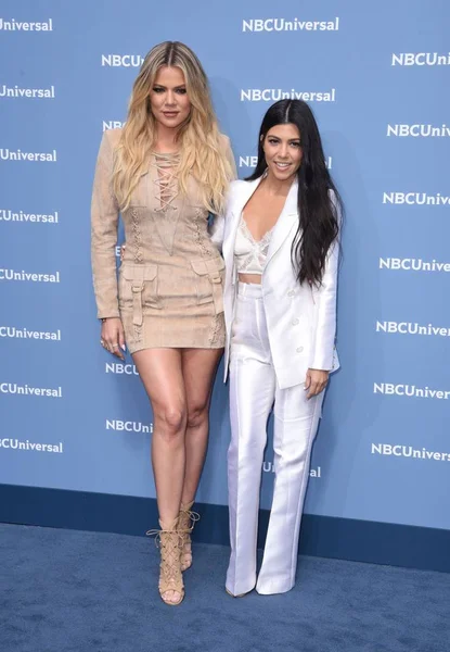 Khloe Kardashian, Kourtney Kardashian Nbc Upfronts için gelenler 2016 - Bölüm 2, Radio City Music Hall, New York, Ny Mayıs 16, 2016. Fotoğraf: Derek Storm / Everett Koleksiyonu