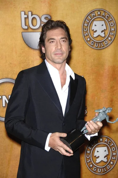 Javier Bardem (Prada takım elbise giyiyor) Basın Odası için gelenler - 44 Yıllık Screen Actors Guild Ödülleri (Sag), Shrine Auditorium & Exposition Center, Los Angeles, Ca, Ocak 27, 2008. Fotoğraf: Michael Germana / Everett Koleksiyonu