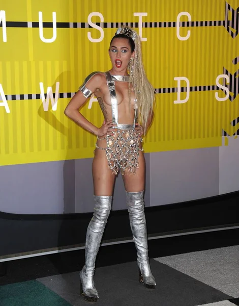 Miley Cyrus Mtv Video Müzik Ödülleri Vma 2015 Arrivals Microsoft — Stok fotoğraf